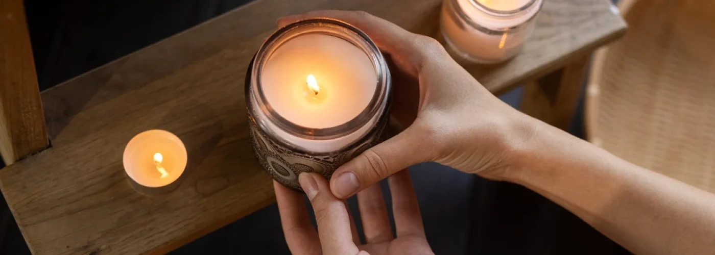 Comment enlever de la cire : les gestes à adopter